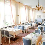 City Hotel Hotel 3*