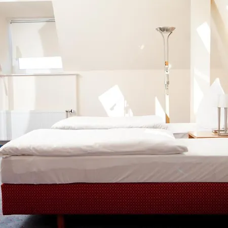 City Hotel