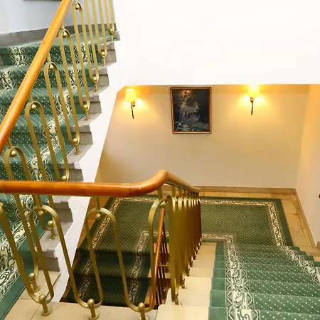 City Hotel Hotel