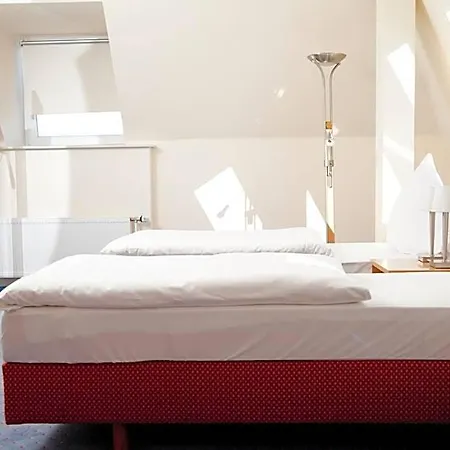 City Hotel