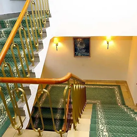 City Hotel Hotel 3*