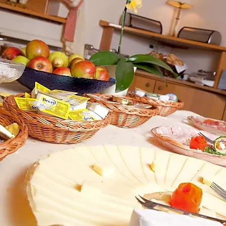 City Hotel Hotel 3*